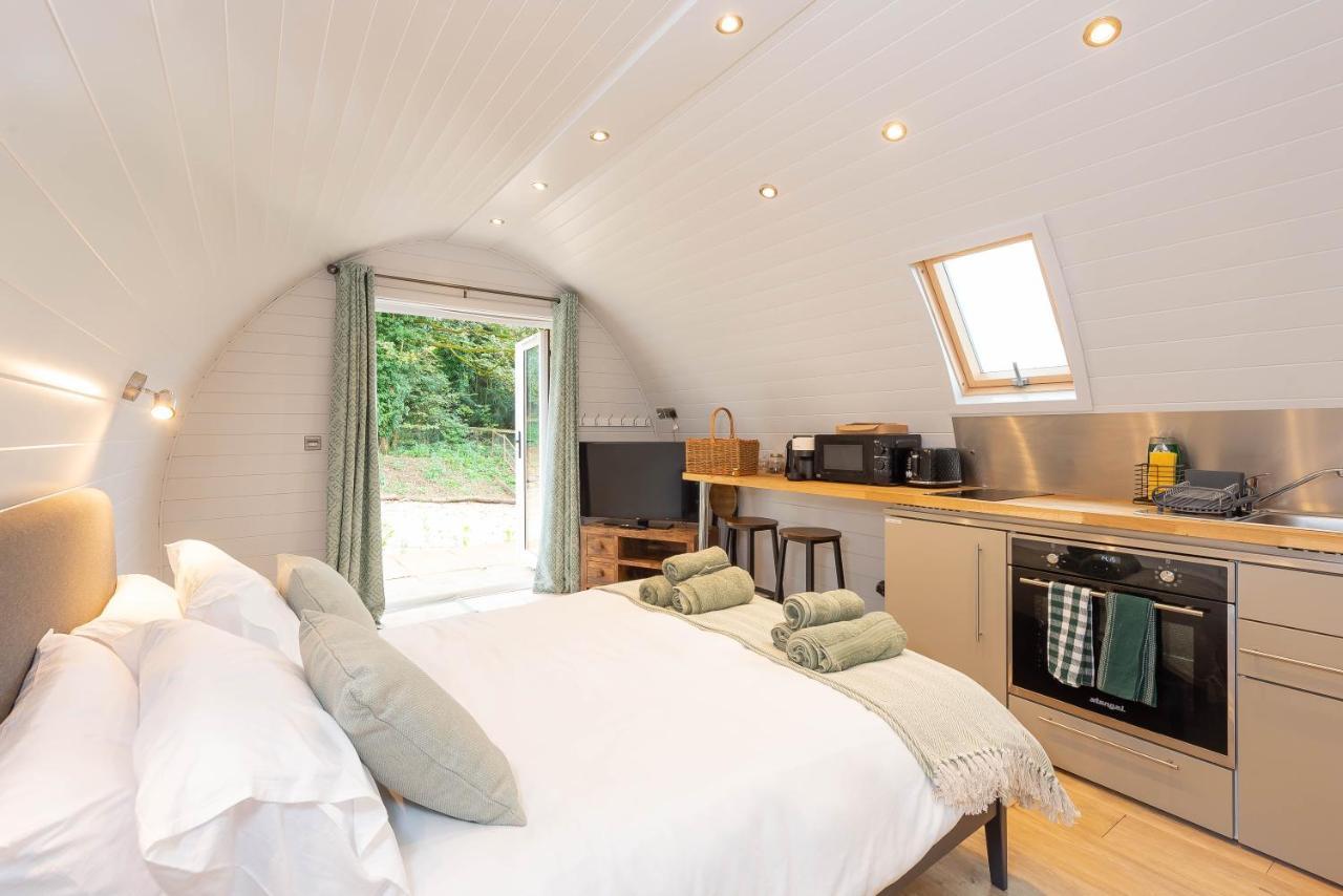 The Plough Inn Cabins Ramsden Eksteriør billede