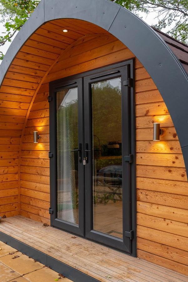 The Plough Inn Cabins Ramsden Eksteriør billede