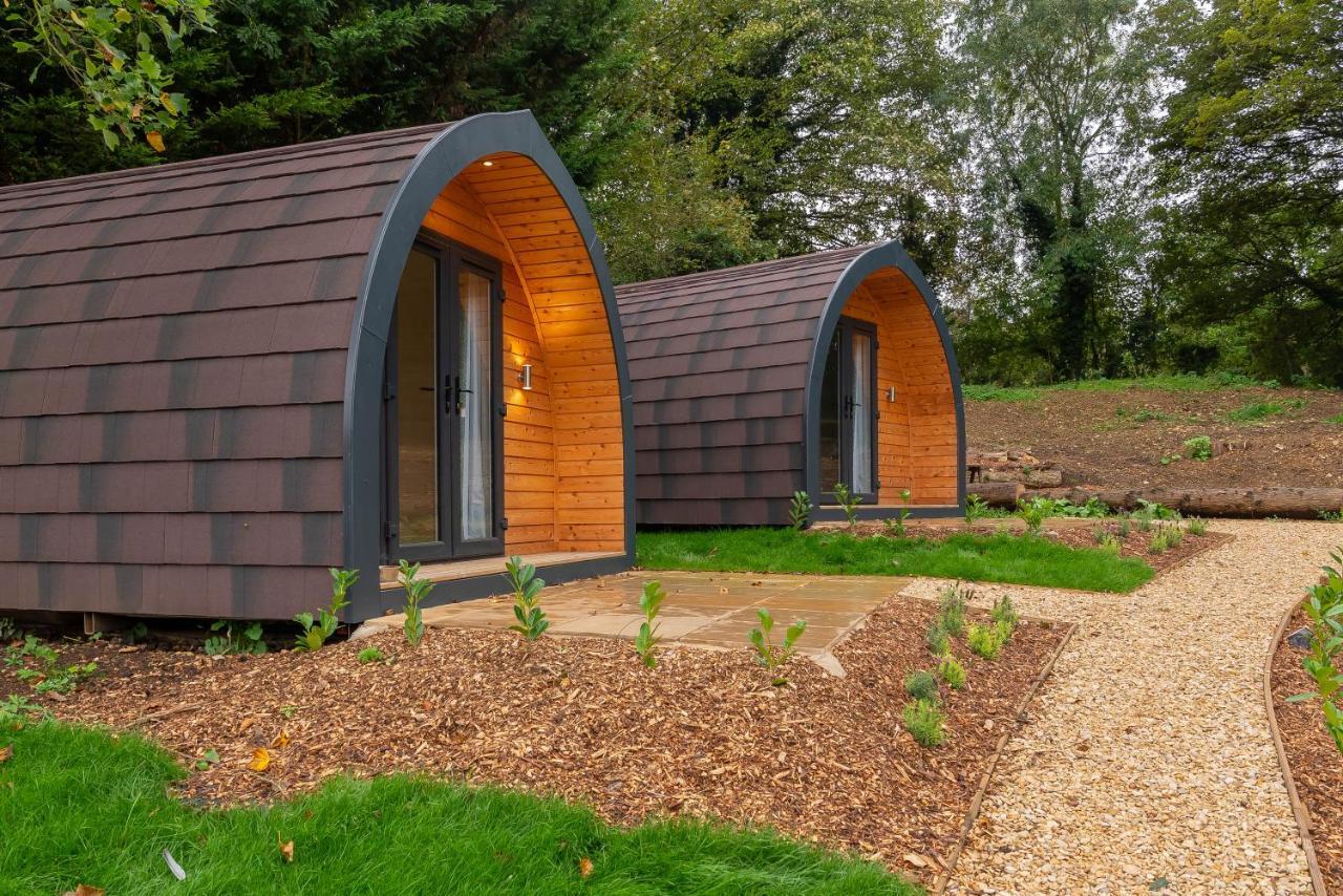 The Plough Inn Cabins Ramsden Eksteriør billede