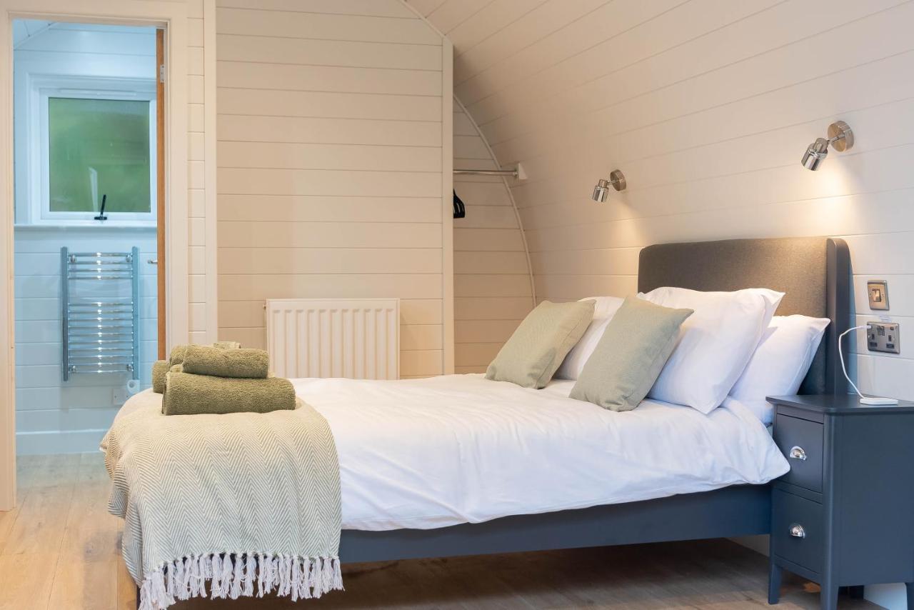 The Plough Inn Cabins Ramsden Eksteriør billede