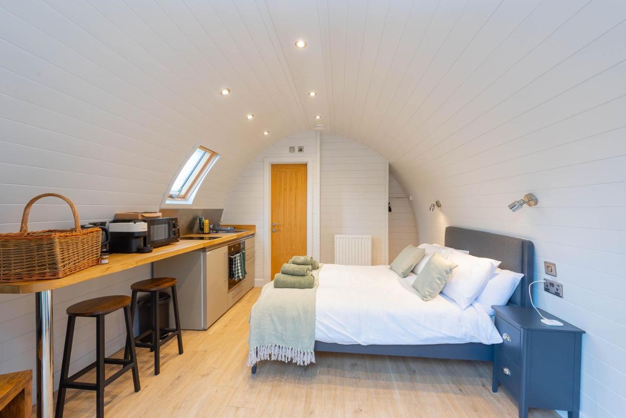 The Plough Inn Cabins Ramsden Eksteriør billede